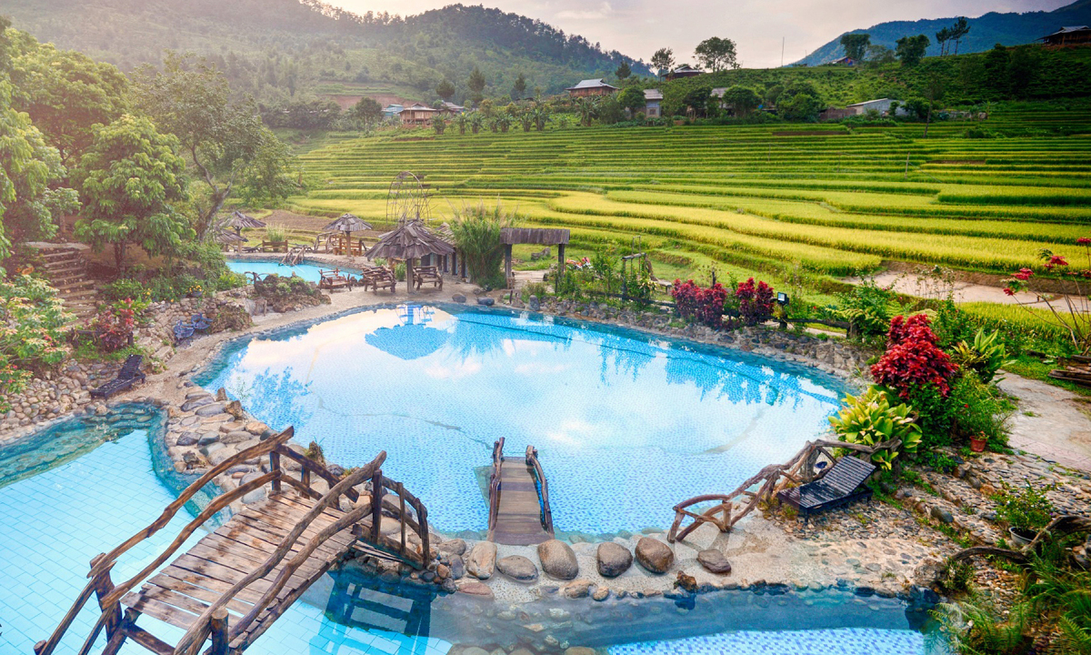 suối khoáng nóng Trạm Tấu